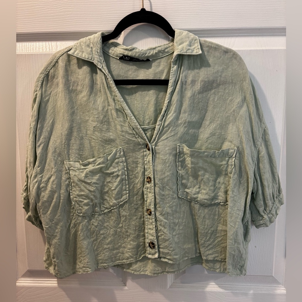 Zara Green Linen Cropped Button Down Top
Size: L